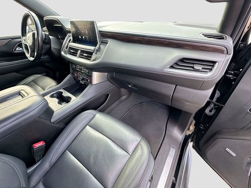 Used 2022 Chevrolet Suburban LT image 30