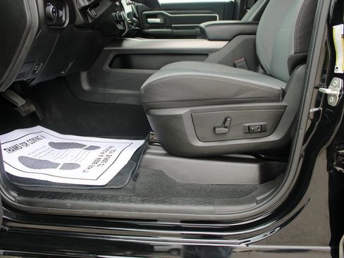 Used 2024 RAM 2500 Big Horn w/ Level 2 Equipment Group image 10