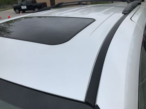 Certified 2023 Toyota Sienna XLE AWD/4WD image 5