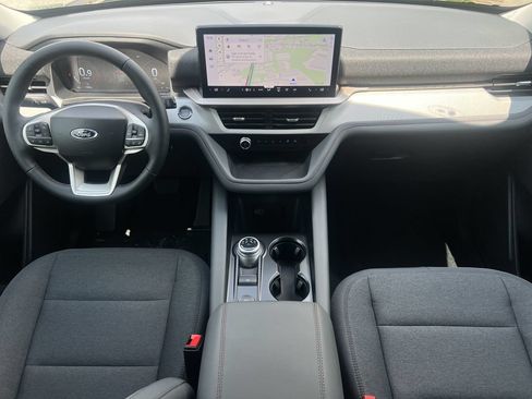 New 2026 Ford Explorer Active RWD image 2