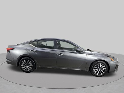 Used 2023 Nissan Altima 2.5 SV w/ SV Premium Package FWD image 36