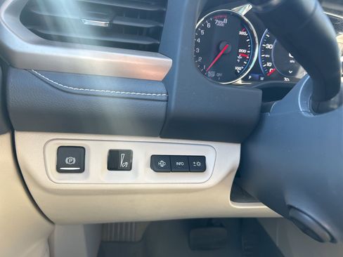 Used 2022 GMC Acadia Denali w/ Denali Technology Package image 21