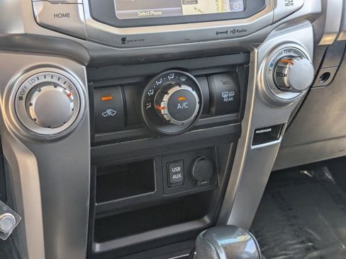 Used 2017 Toyota 4Runner SR5 Premium image 26