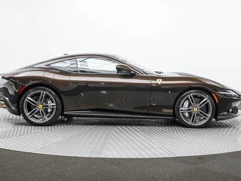 Certified 2022 Ferrari Roma image 9
