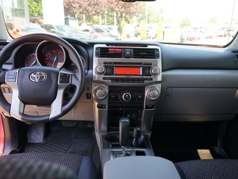 Used 2012 Toyota 4Runner SR5 w/ Convenience Pkg AWD/4WD image 18