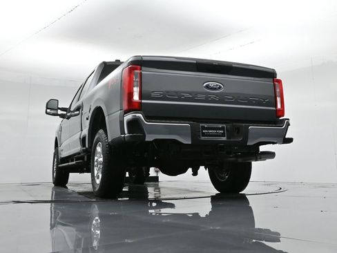 New 2026 Ford F250 XLT w/ FX4 Off-Road Package image 49