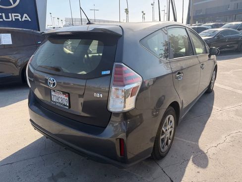 Used 2016 Toyota Prius V Four FWD image 5