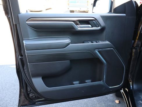 Used 2024 Chevrolet Silverado 1500 LT image 9