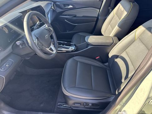 Used 2025 Chevrolet Trax ACTIV image 9