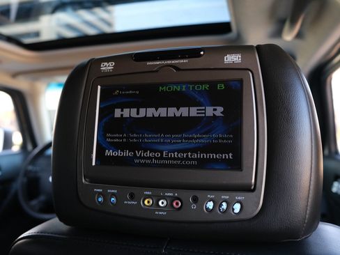 Used 2009 HUMMER H3T Alpha image 27