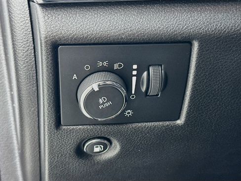 Used 2021 Jeep Grand Cherokee Limited AWD/4WD image 10