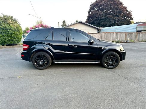 Used 2009 Mercedes-Benz ML 63 AMG 4MATIC image 4