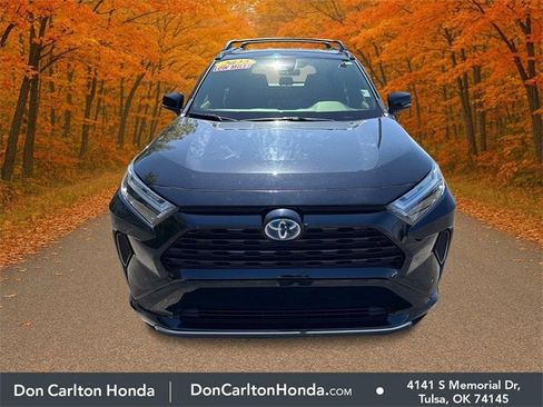 Used 2022 Toyota RAV4 SE image 2