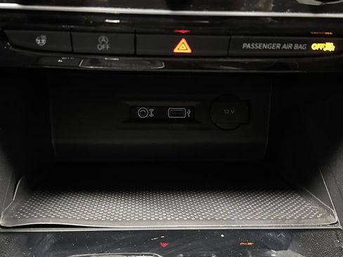 Used 2019 Volkswagen Atlas SEL Premium image 24