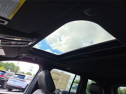 New 2025 Jeep Grand Cherokee Altitude image 28