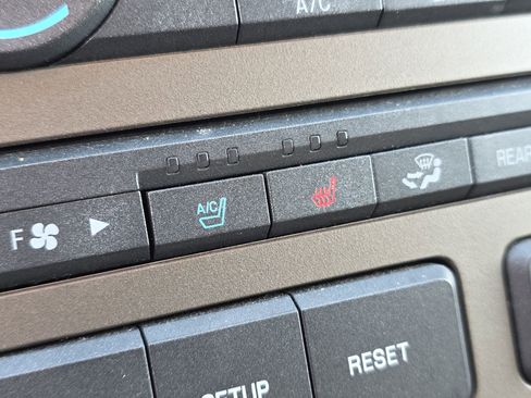 Used 2014 Lincoln Navigator Base image 27