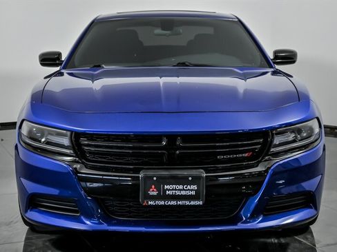 Used 2020 Dodge Charger SXT w/ Blacktop Package RWD image 4