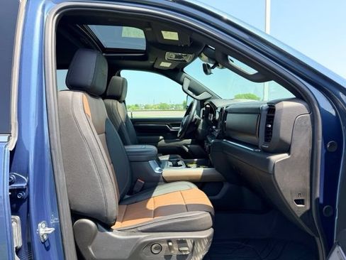 Used 2024 Chevrolet Silverado 2500 High Country w/ Technology Package AWD/4WD image 11