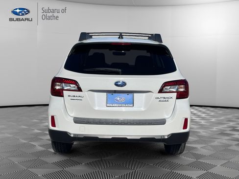 Used 2017 Subaru Outback 2.5i Premium image 9
