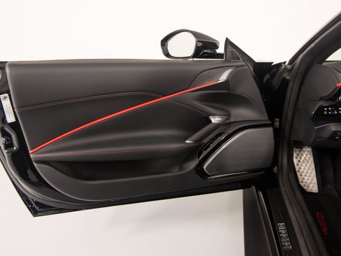 Used 2026 Ferrari Roma Spider RWD image 15