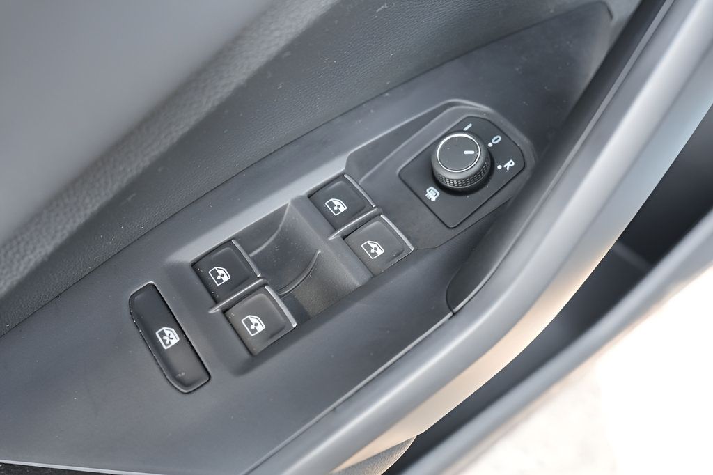 Used 2025 Volkswagen Jetta GLI Autobahn FWD image 21