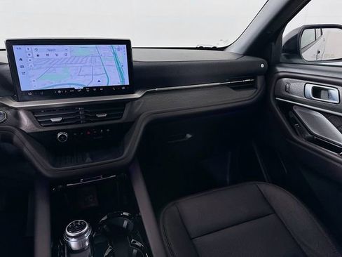 Used 2025 Ford Explorer Platinum w/ LUX Leather Package AWD/4WD image 24