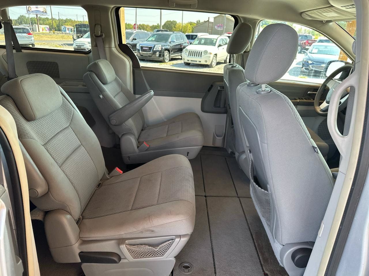 Used 2009 Chrysler Town & Country LX w/ PWR Convenience Group FWD image 36