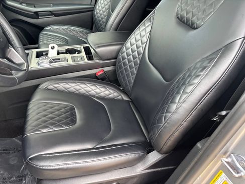 Used 2024 Ford Edge Titanium AWD/4WD image 25