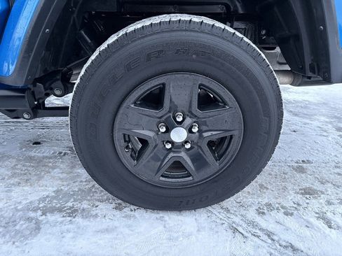Certified 2022 Jeep Gladiator Sport image 11