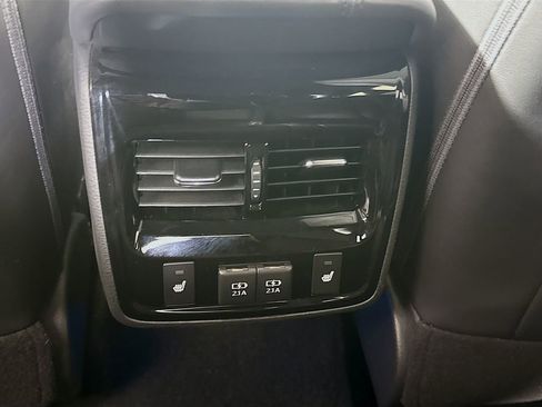 Certified 2019 Toyota Avalon Touring image 25