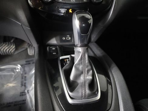 Used 2019 Nissan Rogue SV w/ Premium Package AWD/4WD image 46