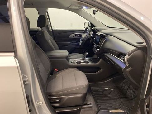 Used 2018 Chevrolet Traverse LT w/ LPO, Floor Liner Package AWD/4WD image 24