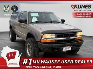 Used 2000 Chevrolet S10 Pickup 4x4 Extended Cab w/ Preferred Equipment Group video 1