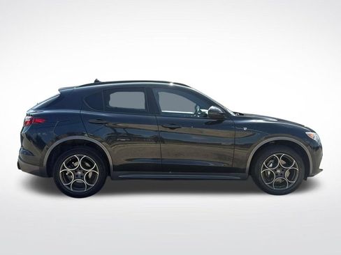 Used 2023 Alfa Romeo Stelvio Ti AWD/4WD image 2