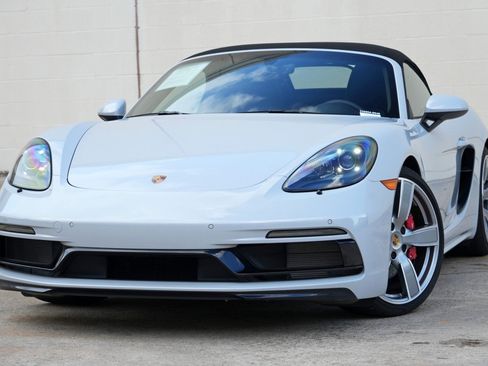 Used 2025 Porsche 718 Boxster GTS RWD image 3