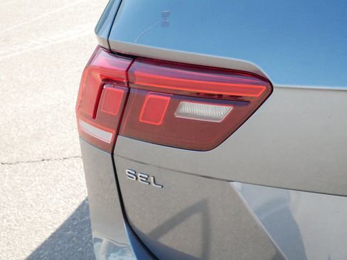 Certified 2024 Volkswagen Tiguan SEL R-Line image 17