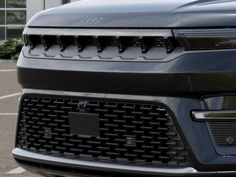 New 2026 Jeep Grand Wagoneer Limited AWD/4WD image 12
