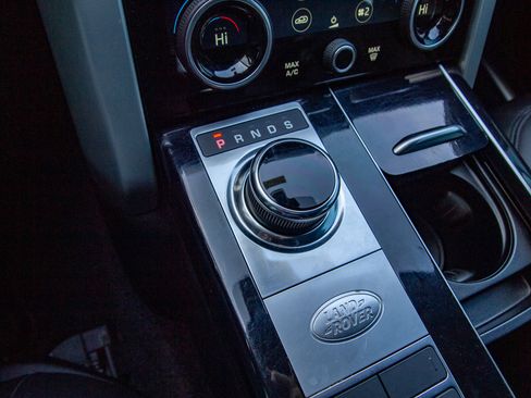 Used 2020 Land Rover Range Rover HSE image 20