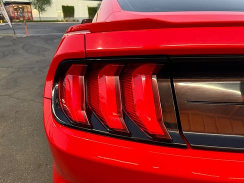Used 2018 Ford Mustang GT Premium RWD image 14