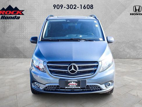 Used 2018 Mercedes-Benz Metris Passenger image 2