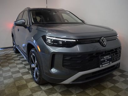New 2025 Volkswagen Tiguan SE