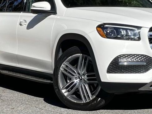 Used 2022 Mercedes-Benz GLS 450 4MATIC image 12