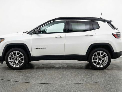 Used 2025 Jeep Compass Limited AWD/4WD image 5