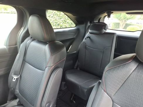 Used 2025 Toyota Sienna XSE w/ XSE Plus Package FWD image 7