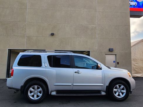 Used 2011 Nissan Armada SV RWD image 32
