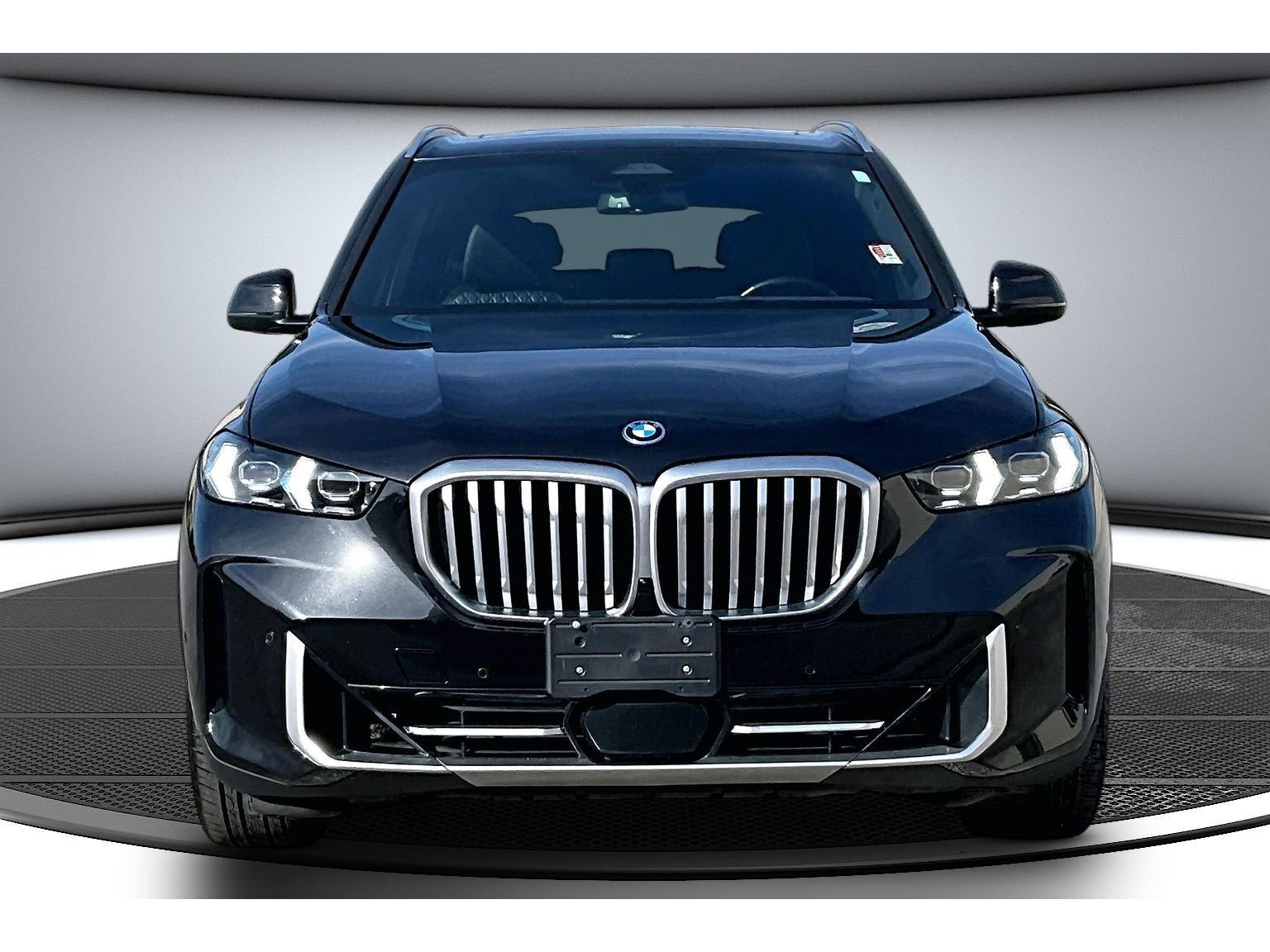 Used 2025 BMW X5 xDrive50e AWD/4WD image 4