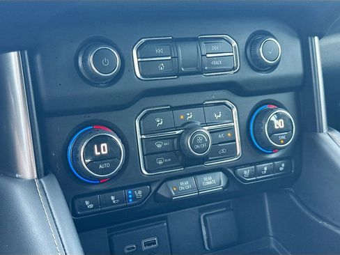 Used 2023 Chevrolet Tahoe Premier AWD/4WD image 19