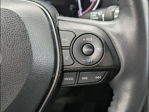 Used 2020 Toyota RAV4 Limited image 16