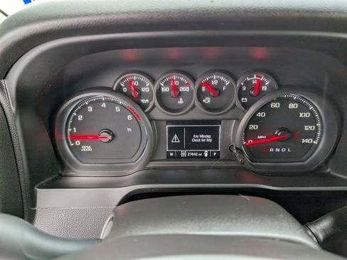 Used 2024 Chevrolet Silverado 2500 Custom w/ Custom Value Package image 11