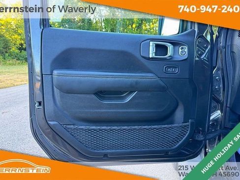 Used 2024 Jeep Wrangler Sahara image 16